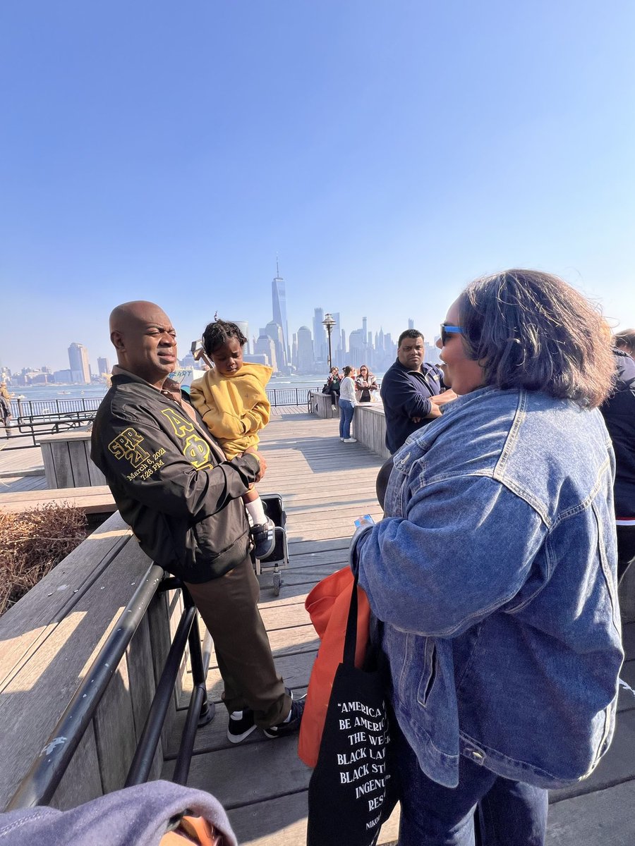 rasjbaraka's tweet photo. Only when we stand together can we truly reimagine a New Jersey where everyone is seen, heard, and protected. 

It’s time to transform the way we do politics in our state and build a future that works for everyone—not just the powerful. Let’s reimagine New Jersey. https://t.co/Nn17KPJPWR