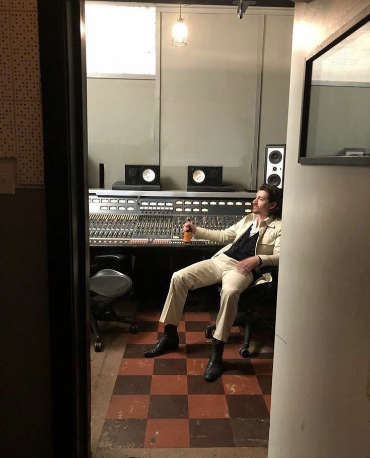 Alex Turner tweet media