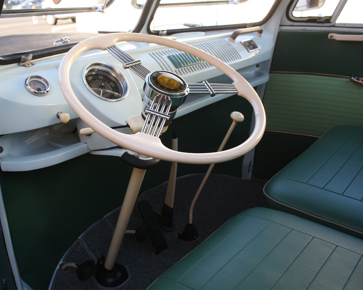 Barrett_Jackson's tweet image. Cool classic ride with serious pep! This 1959 #Volkswagen #23window #microbus features an upgraded 2110cc #Powerhaus VW engine putting out 150hp. This bus found a new home for $102,300 at the 2024 #Scottsdale Fall Auction. 

Learn more: bit.ly/AZ24TW-1959Vol…