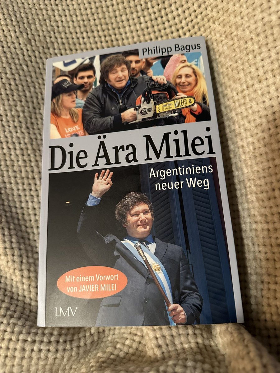BerndBube's tweet photo. 📚 Back to the roots with **Javier Milei's** new way. Swapping screen time for page time with @PhilippBagus ' insights. #OldSchoolReading #Milei https://t.co/dxRoIfVP8t