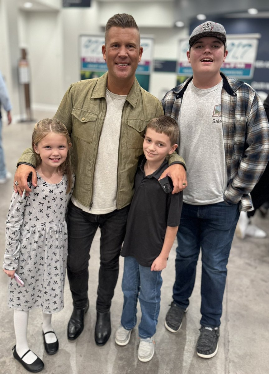 The kids hadn't saw Joseph since dad's funeral; they were excited to get to see him ❤️

<a href="/JosephHabedank/">Joseph Habedank</a>