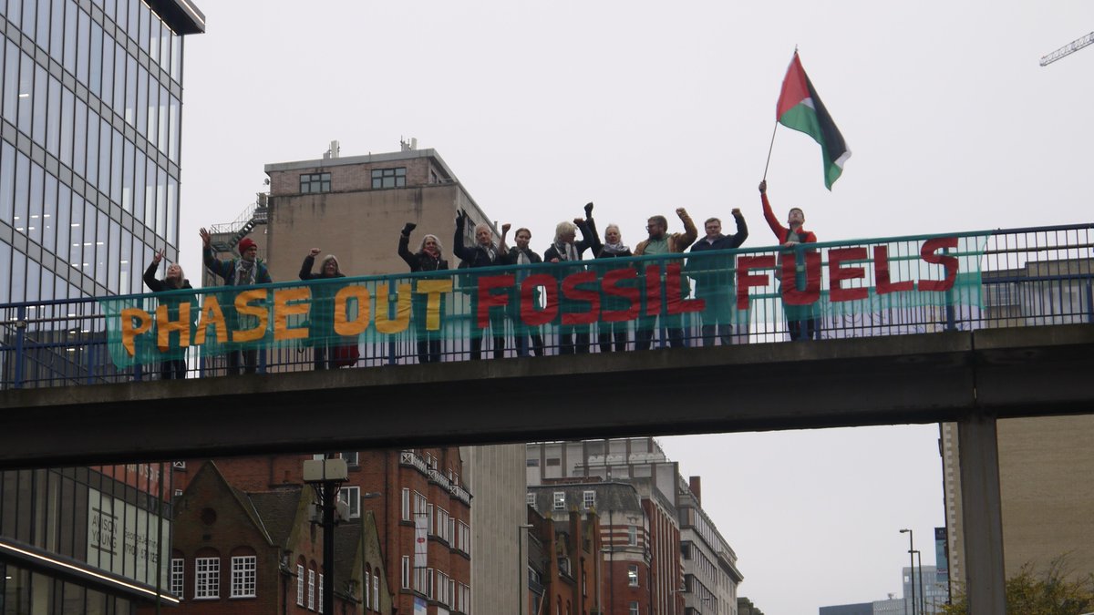 PHASE OUT FOSSIL FUELS
Banner drop in Birmingham City Centre
Gearing up for the Day of Action for Global Climate Justice on Saturday 16 November
bit.ly/profiting_from…