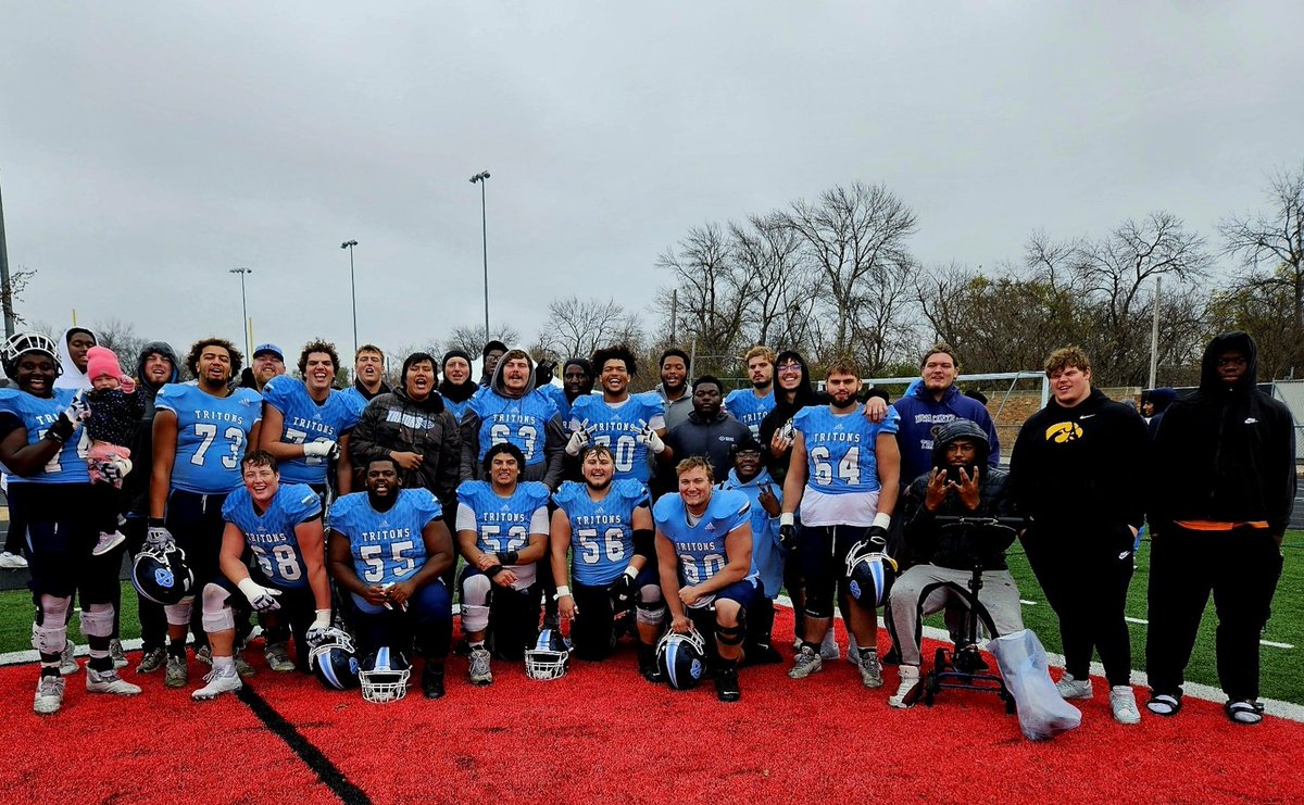 coachJClegg's tweet photo. Last home game of the season. Proud of this group. Focus on forward. #SledDawgs @TritonNation https://t.co/Qu0e0xkOnX