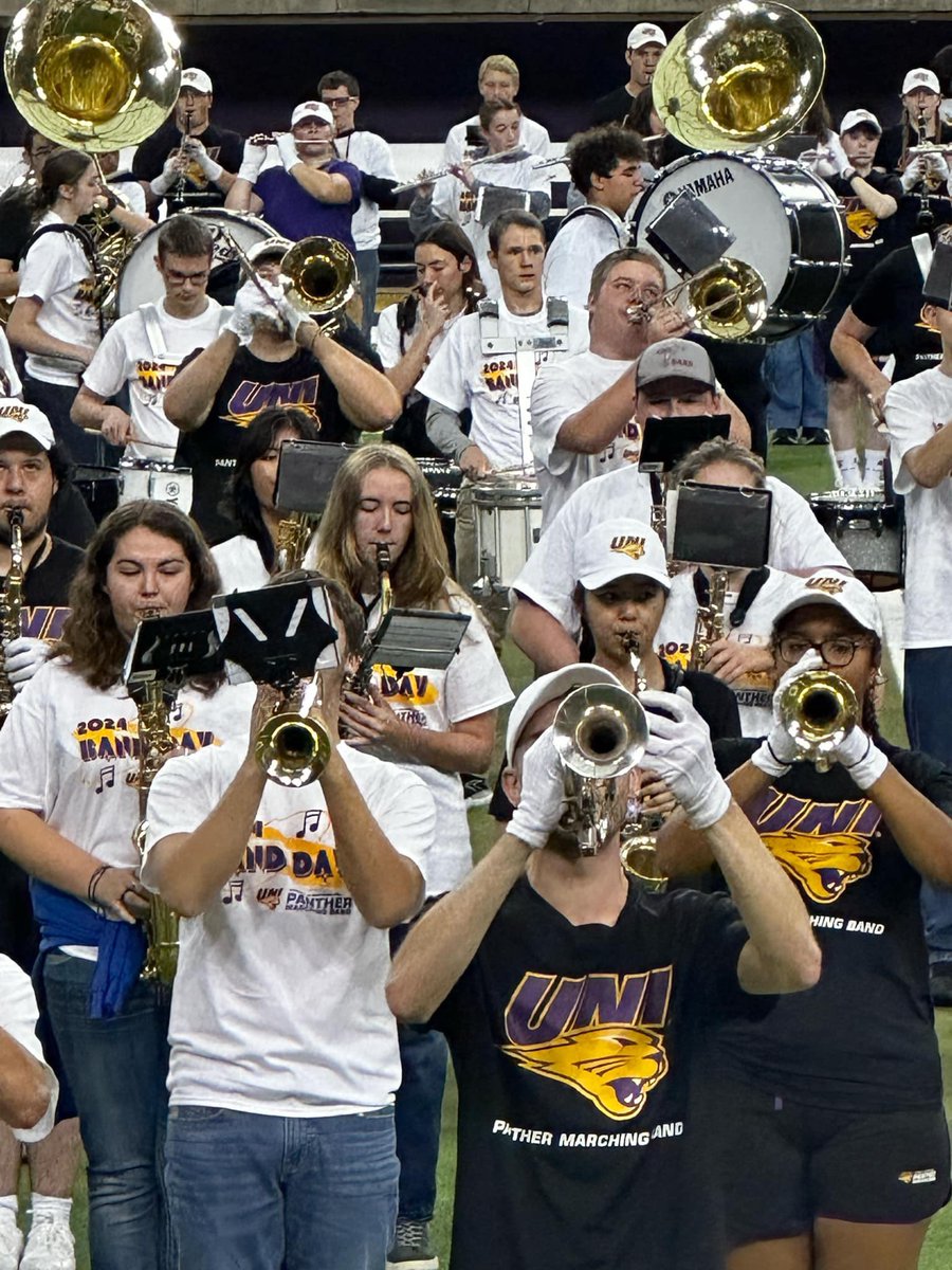 DNH Bands tweet media
