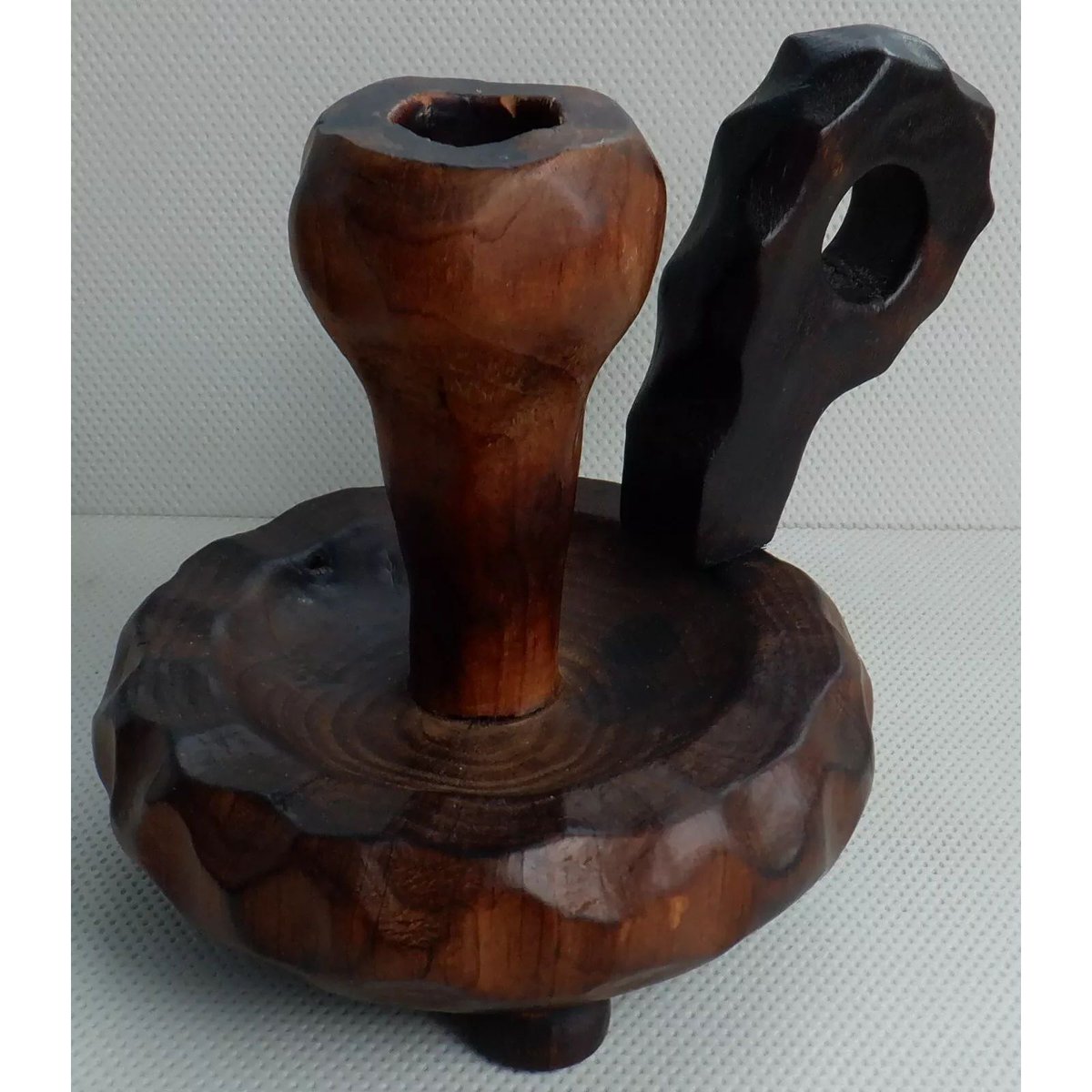 EverRotating's tweet photo. A vintage carved wooden candlestick holder. 12.5 cm in height. π―οΈ
π https://t.co/bxPWFLKFjc
#Vintage #Gothic #Gothica #GothicStyle #Candlestick #eBay https://t.co/AaSTLoe3FM