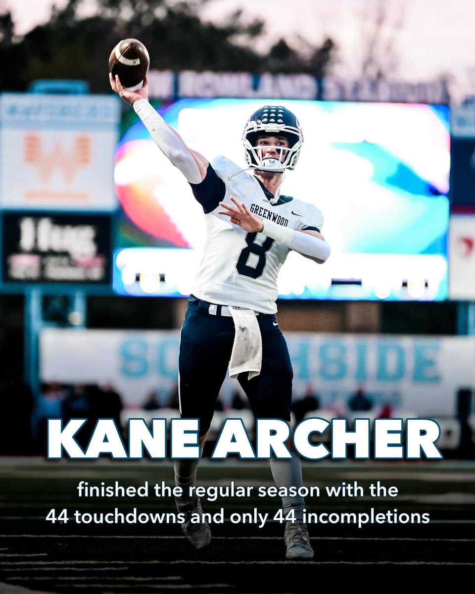 KaneArcher9's tweet photo. I have great Coaches, Oline & WRs.. https://t.co/382WVusKPU