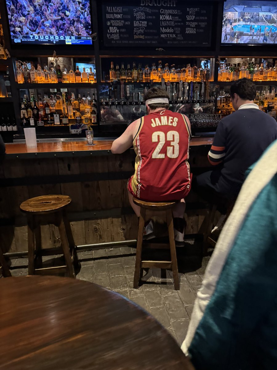 Holy fucking shit it’s LeBron