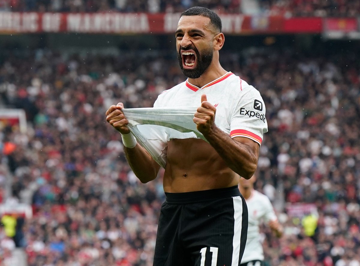 ActuFoot_'s tweet photo. 🚨 Mohamed Salah 🇪🇬 encore 𝗕𝗨𝗧𝗘𝗨𝗥 et 𝗣𝗔𝗦𝗦𝗘𝗨𝗥 avec Liverpool ! 🔥🥵

Ses stats cette saison : 

🏟 17 matches TCC
⚽️ 10 buts
🎯 10 passes décisives

Point faible : trop fort. 🤩 https://t.co/a1ThLQPQFL