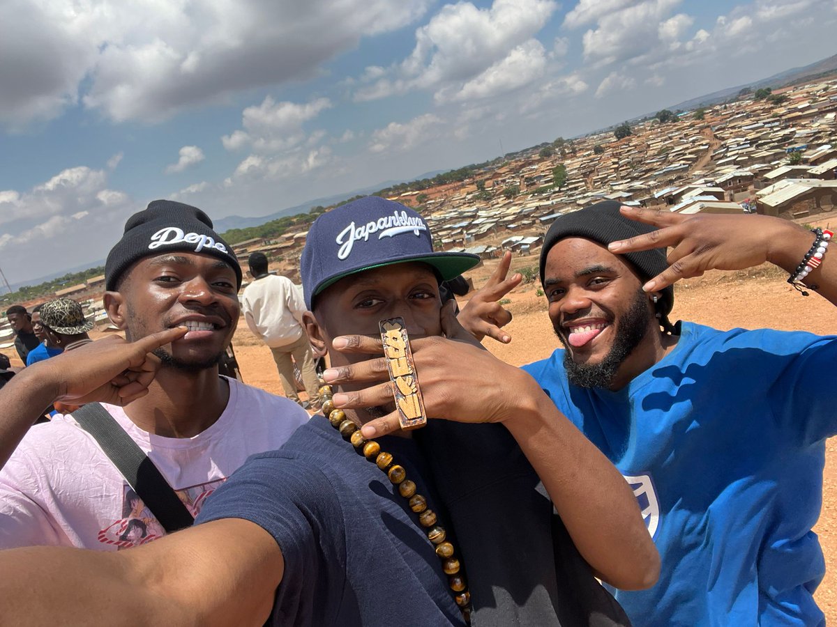 MeccaGodZilla's tweet photo. Today, I was at Dzaleka refugee camp w/ #SalamaAfrica where I met a young group of artists from the Congo that had to relocate to Malawi! Dancers, visual artists, MCs, singers, producers - all just so amazing! Huge thanks to Toussaint & Prince and #NextLevelUSA https://t.co/wRTWjWYETO