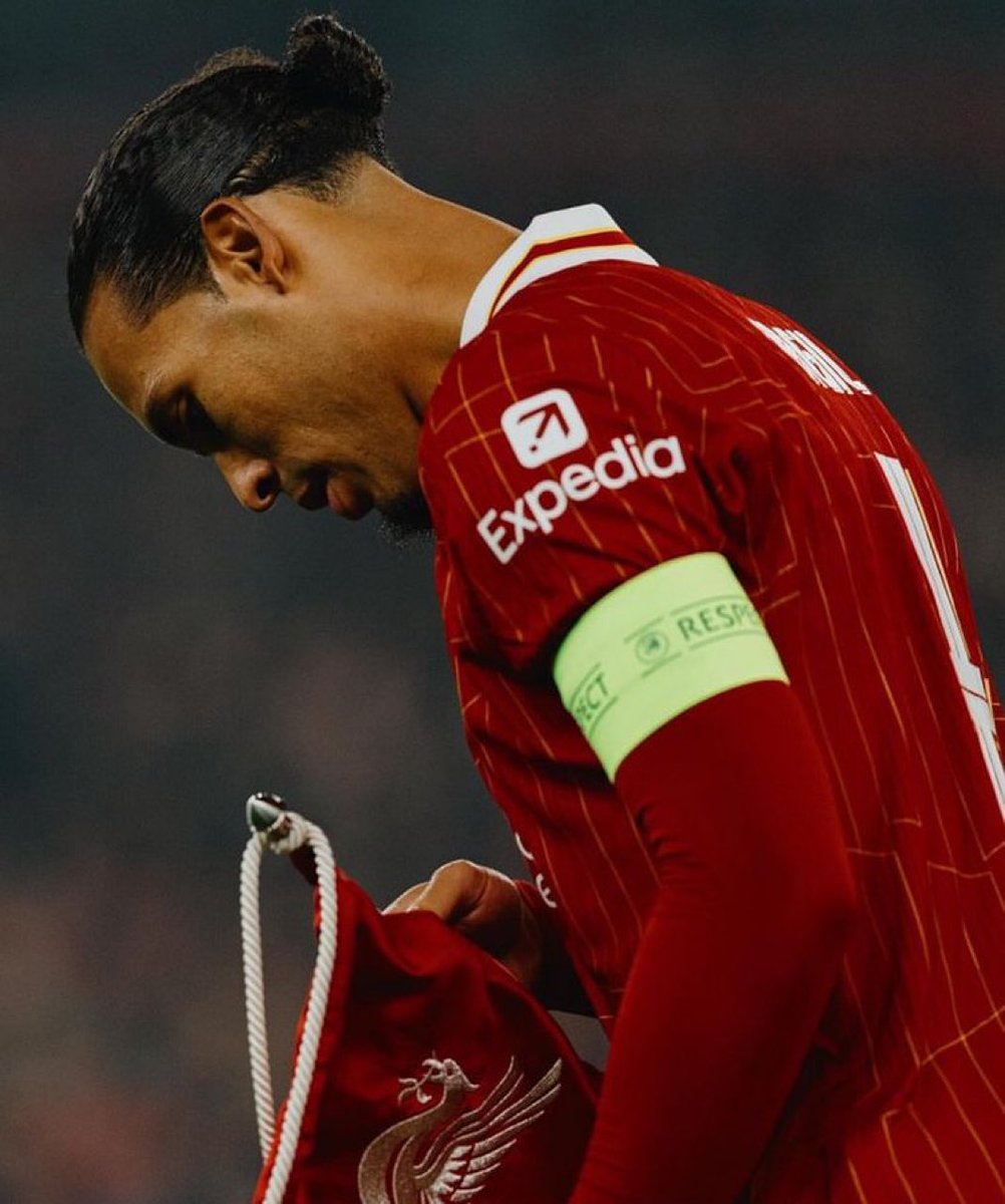 عدد حروف اللغة ٢٨ حرف حاولت أوصف اللي جالس تسويه على مدار السنوات من عظمة كروية وقيادة وشخصية عظيمة تُجسد المعنى الحقيقي لقلب الفريق النابض وروحه 

سنوات وانت الرقم واحد 
سنوات وانت معتلي القمة بالعالم

متى ستشبع وانت تلجمهم متى ستكتفي وانت 
تخرسهم متى ستتوقف وانت تجعلهم صامتين ؟