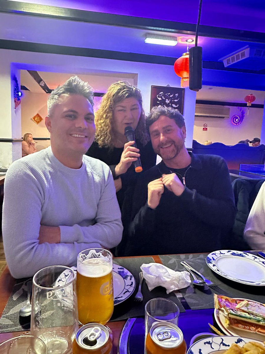 DezCarp's tweet photo. Such a lovely night at The Great Fortune House restaurant in Cleveley’s 🥢🥠 Amazing to meet the absolute legend that is @cherylfergison1 who belted out some ace tunes 🎤🎼 Thank you Cheryl 😘💋 https://t.co/jtLEegzrZR