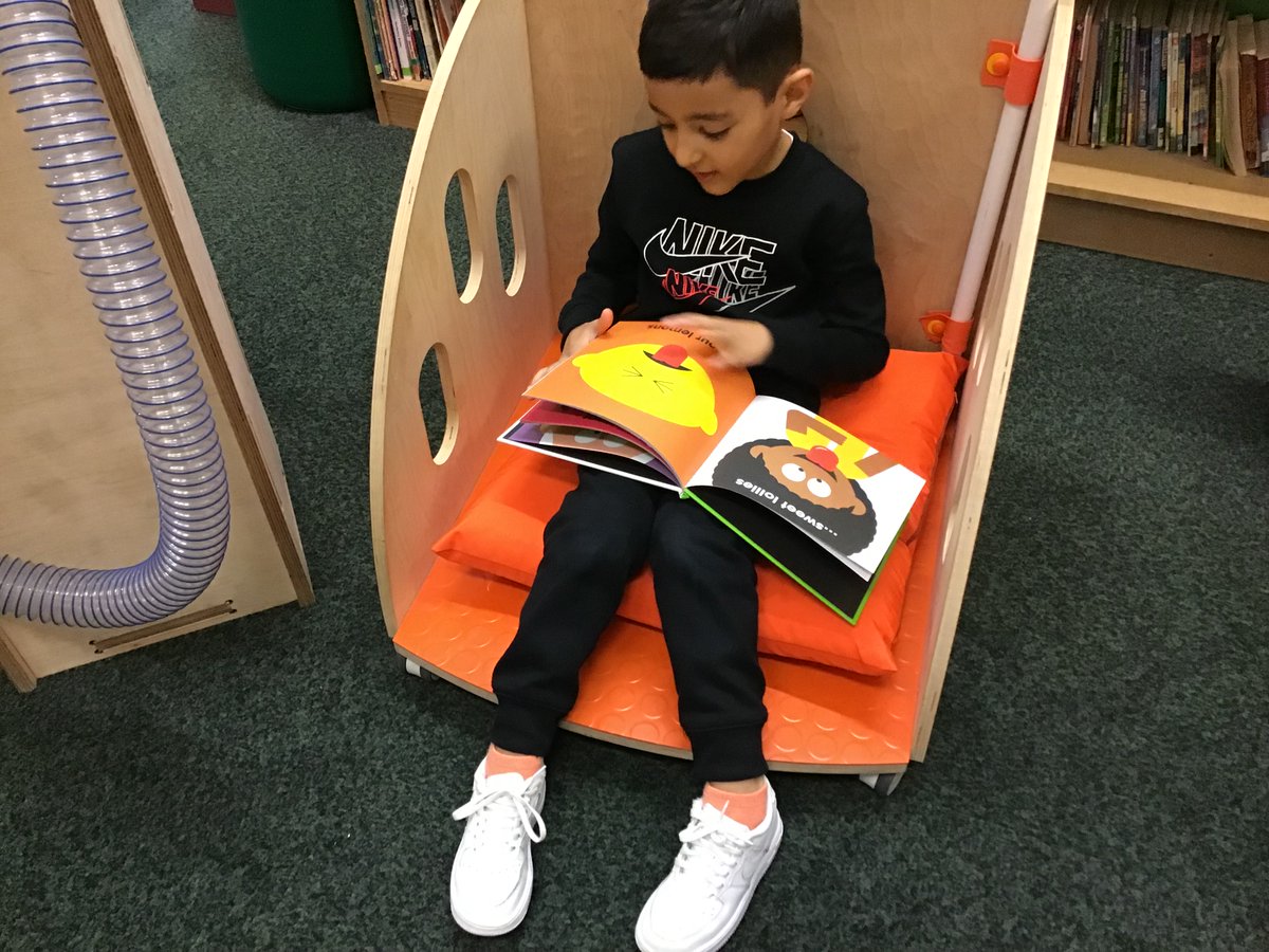 parkhillmoseley's tweet photo. We love our library! #year1 #librarytrip https://t.co/egfTAVeHwk