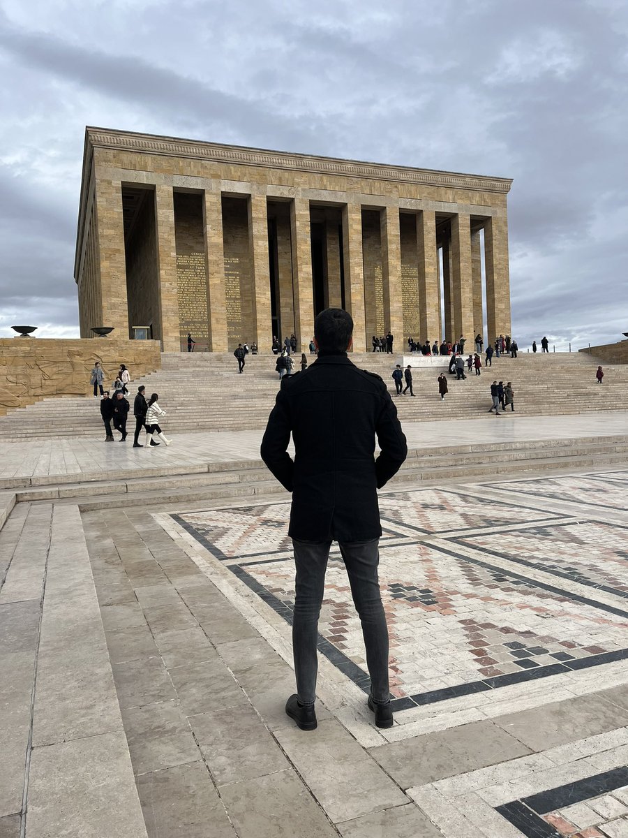 Bir ölüm ancak bu kadar
"ÖLÜMSÜZ" olabilirdi ..!

Her 10 Kasım'da yeniden
doğuyorsun "ATAM"🇹🇷

Sevgi, Saygı ve Minnetle..
𝟷𝟾𝟾𝟷-𝟷𝟿𝟹∞

#OnKasım #Atatürk #10Kasim1938 #10Kasim