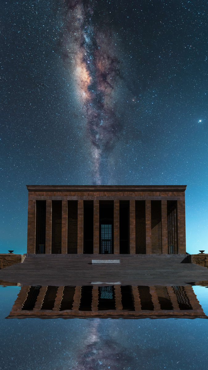 "Benim naçiz vücudum bir gün elbet toprak olacaktır. Fakat Türkiye Cumhuriyeti ilelebet payidar kalacaktır."