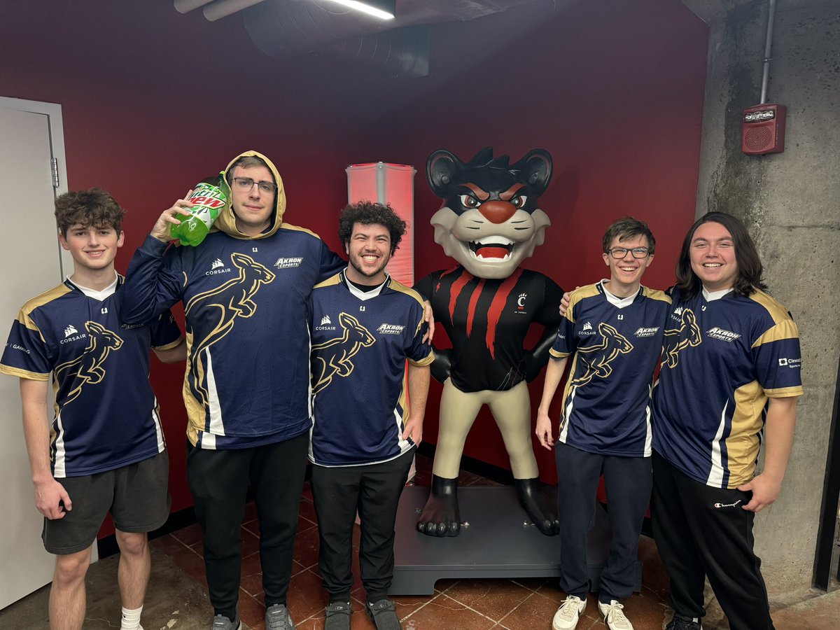 Akron Esports (@zipsesports) on Twitter photo Day 1 of the <a href="/UCEsportsClub/">UC Esports Club</a> Queen City Valorant LAN is in the books! The Akron squad finished their group 3-0! #GoZips
Final Scores
2-1 vs Fisher Fishermen
2-0 vs Fisher Tea Party
2-0 vs Cincinnati Day 1 of the <a href="/UCEsportsClub/">UC Esports Club</a> Queen City Valorant LAN is in the books! The Akron squad finished their group 3-0! #GoZips
Final Scores
2-1 vs Fisher Fishermen
2-0 vs Fisher Tea Party
2-0 vs Cincinnati