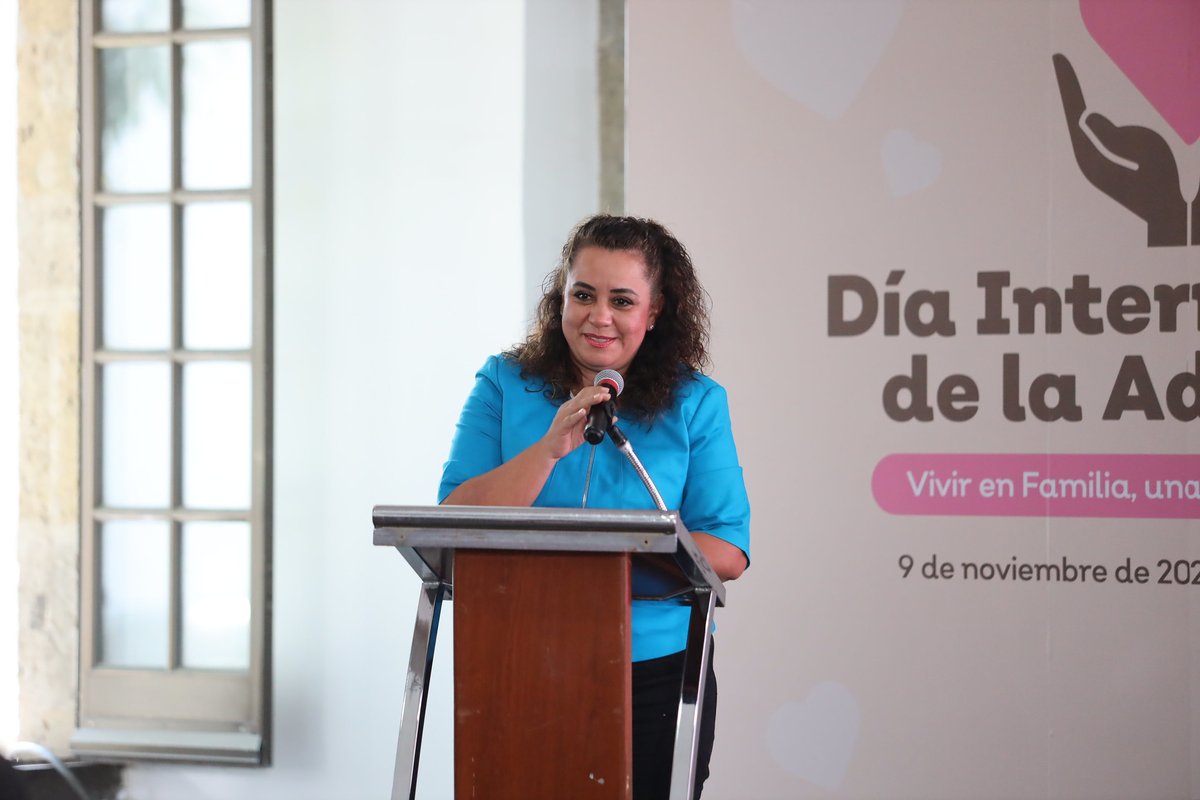 DIFJalisco's tweet photo. Hoy en el #DíaInternacionalDeLaAdopción, celebramos con un encuentro entre familias que le han dado la oportunidad y el derecho a las niñas, niños y adolescentes de vivir en el seno familiar.
Te compartimos algunos de los momentos que se vivieron en este gran evento. https://t.co/qgY9saxnUU