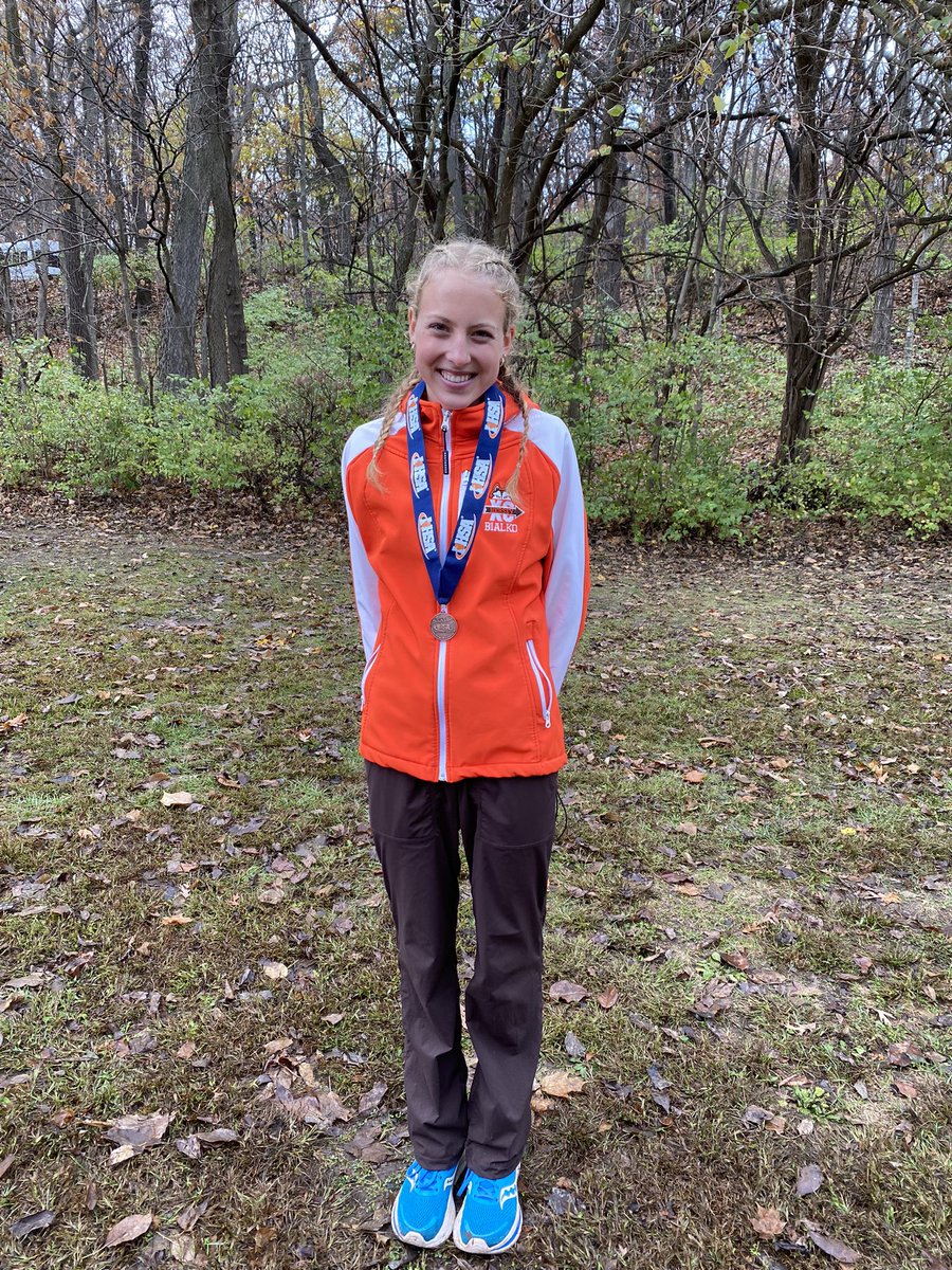 Madeline Bialko is a top dog on the record board!! 🤗

Clocking in with 17:17, she finished 22nd today at the IHSA 3A Finals! What a great season for this senior and now is Hersey’s second fastest 3 miler of all time!! #MUSH