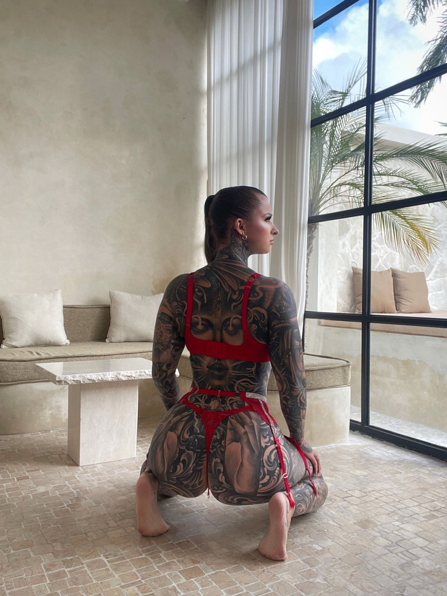 inked_lorena's tweet photo. Squeeze the peache🍑 https://t.co/vQ6wZnKRh7
