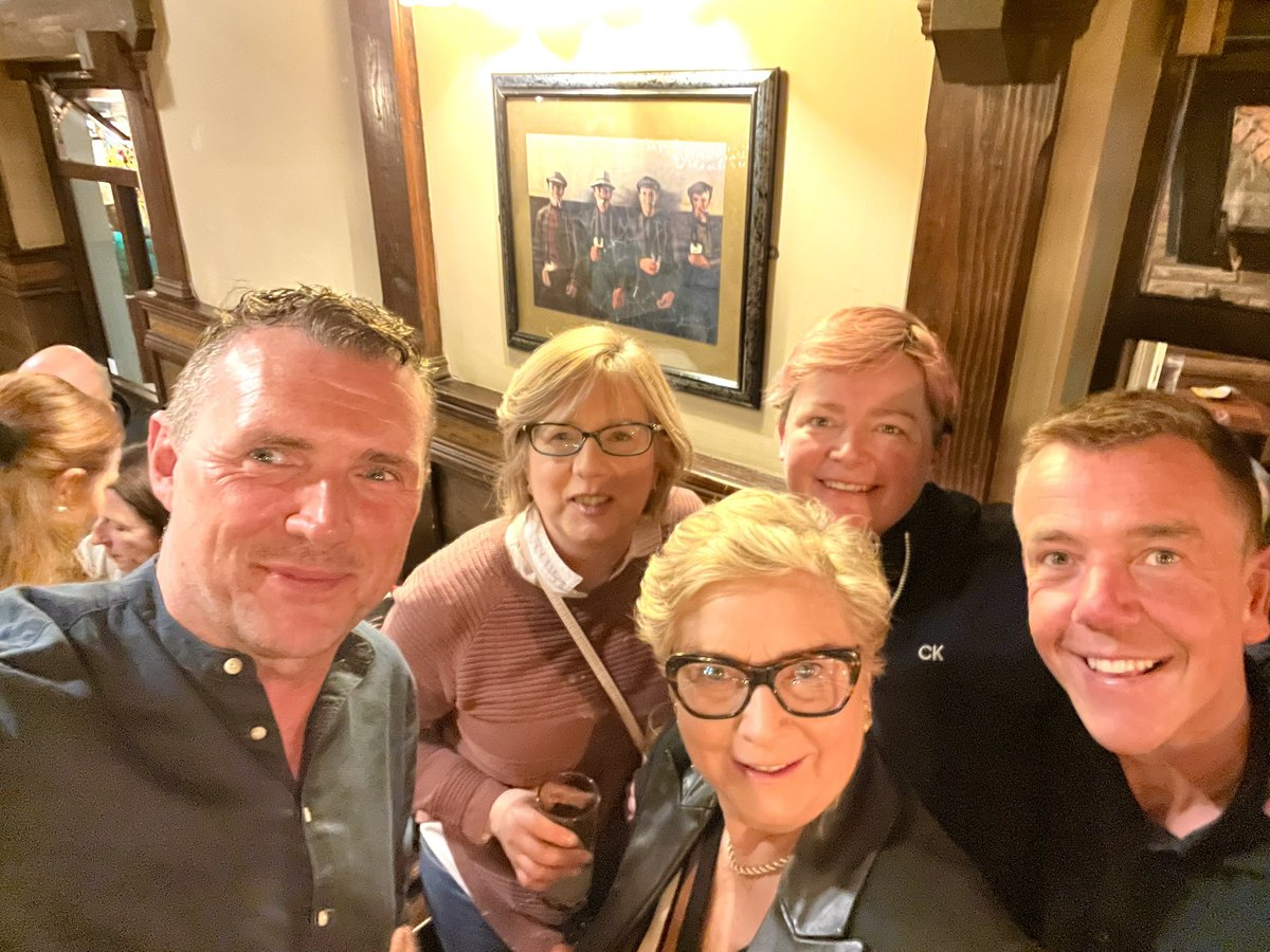 Delighted to have the boss <a href="/SimonHarrisTD/">Simon Harris TD</a> <a href="/FitzgeraldFrncs/">Frances Fitzgerald</a> in #Cork this evening with <a href="/CllrUnaMcCarthy/">Cllr Úna McCarthy</a> 

<a href="/FineGael/">Fine Gael</a> 
<a href="/FGCSC1/">CSC Fine Gael</a> 
<a href="/simoncoveney/">Simon Coveney</a>