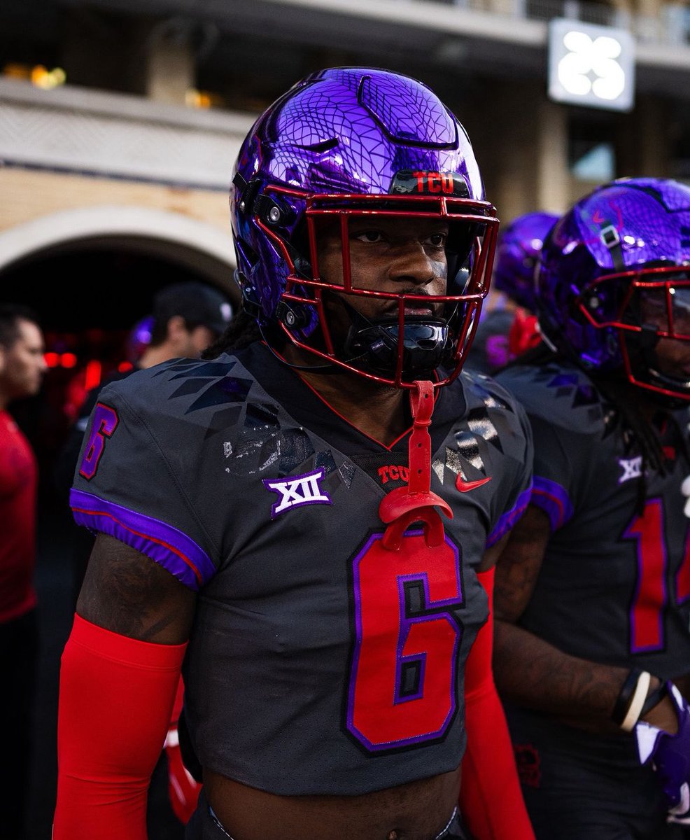 UNISWAG's tweet photo. Tonight’s look for @TCUFootball 

#uniswag https://t.co/3qEyehnJox