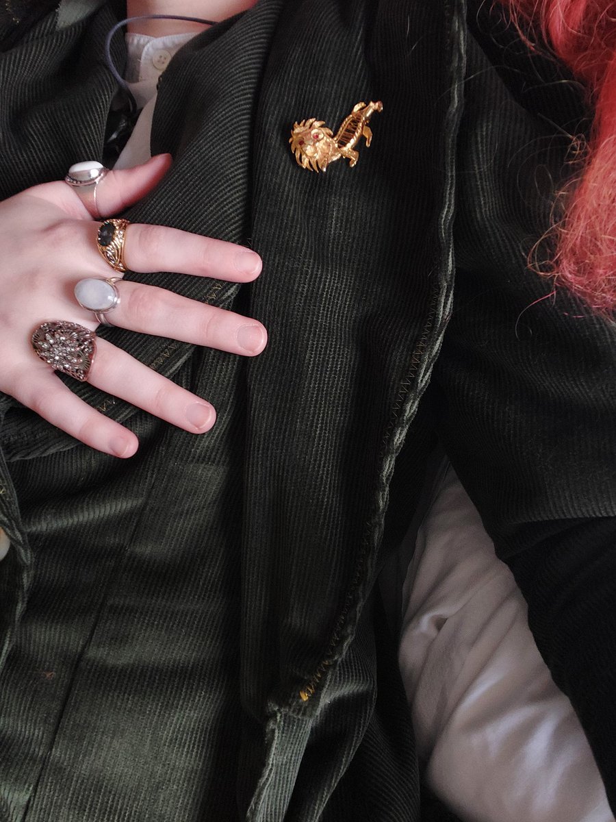 TheObtane's tweet photo. New Miranda cosplay for #teslacon2024 (steampunk not musk). 2023 was closet cosplay, this time bicycle suit pattern from 1890.
Fandom: The Legend of Eli Monpress by @Rachel_Aaron
More pictures to come, only halfway through the day, got my VIP tea party with Sparrow 😋 https://t.co/BgFen9ZzAi