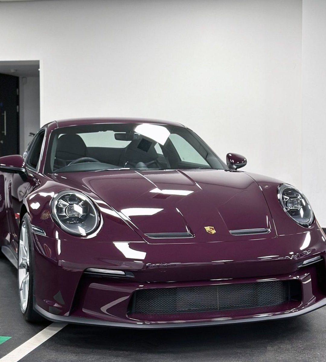 عالم السيارات tweet media