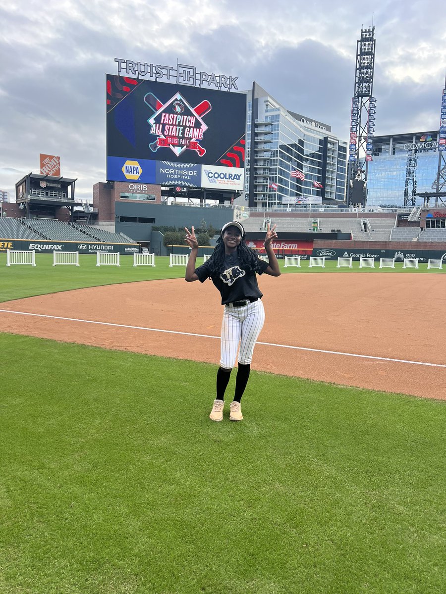 RaJayla McBride tweet media
