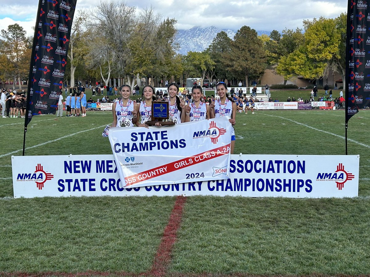 _NMAA's tweet photo. Congratulations to Olivia Marquez from Oak Grove Classical (19:25.9) for winning the Class A-2A Girls race at the 2024 Blue Cross and Blue Shield of New Mexico State Cross Country Championships. @bcbsnm
Girls A-2A Team Scores
1.McCurdy 56
2.Oak Grove 70
3.Rehoboth Christian 106 https://t.co/3t02qBEPsd