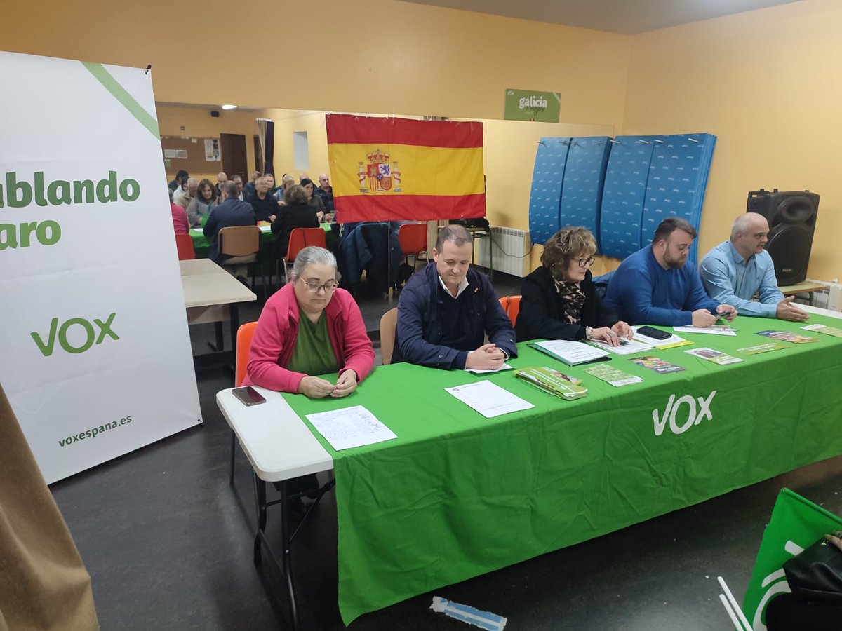 voxlacoruna's tweet photo. 🔴 Sada-Betanzos
Hoy, nos reunimos con afiliados de la zona. Comentaron la actualidad y las próximas actuaciones el coordinador de Betanzos y la coordinadora de la zona electoral de Sada-Betanzos. Contamos con la asistencia y apoyo del Comité Ejecutivo Provincial. Gracias a todos https://t.co/jdqtrJAt9X
