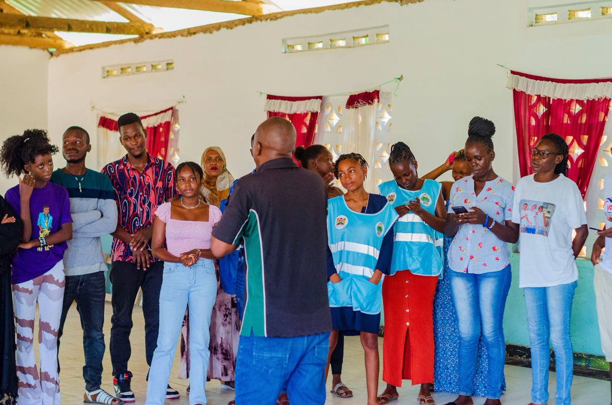 Timiza_CC's tweet photo. Yesterday,we hosted an SRHR and Safe Abortion session in Kilifi, uniting CHPs, gender champions, key populations, and CAC representatives. Together, we debunked myths on safe abortion and discussed ways to combat the triple threats by strengthening SRHR education. https://t.co/OPWczCB32J