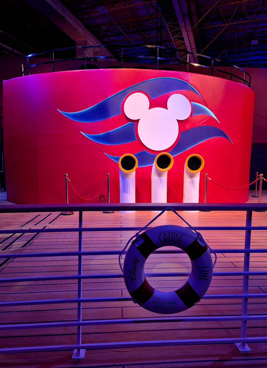 RadioDisneyMX's tweet photo. ¡La #D23Brasil es un lugar lleno de magia! 🫶
Es perfecto para los amantes de #Disney, #Marvel, #Pixar, #StarWars y mucho más 🪄
¡Te compartimos un poco de lo que estamos viviendo en el segundo día! 💙
#FansDisney https://t.co/y5zBoJumi9