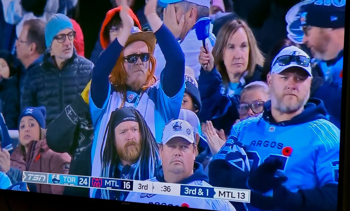 GreyCupBound's tweet photo. Never want to see any team's #1 QB go down in a #GCPlayoffs game.  Just ask the 2007 Blue Bombers. #CFLGameDay @GingerArgo17 https://t.co/lsUqqKIGbM