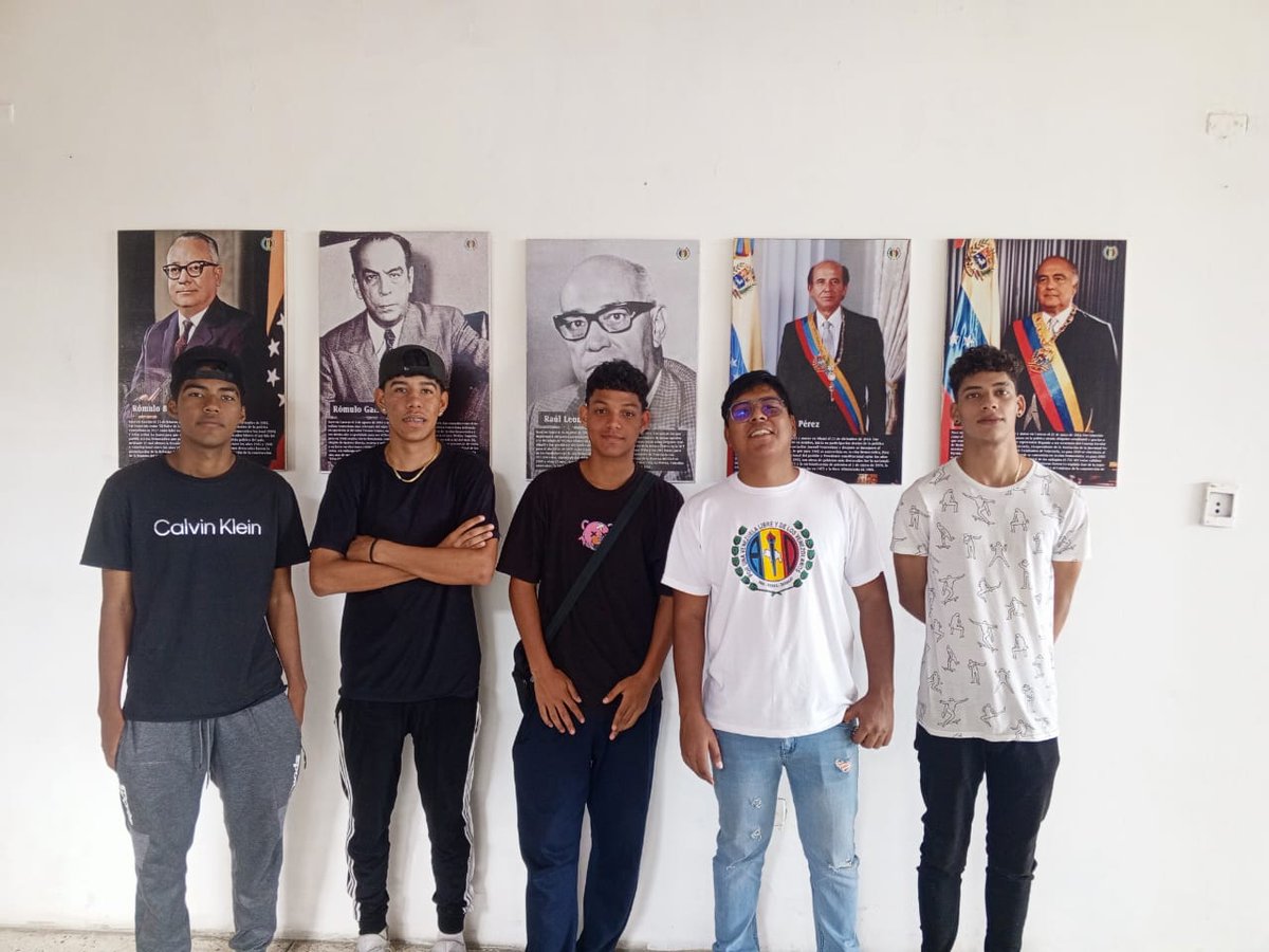 jadyaracuy_ve's tweet photo. Nuestro Equipo Juvenil, dirigido por nuestro S.J @Jossuarjml_ad. Sostuvo una reunión para la planificación de actividades y la preparación del #MaelecAD Juvenil. Seguimos en la búsqueda de líderes juveniles para la conquista de espacios con AD.
#Ventepatucasa. https://t.co/bu62UVWzEI