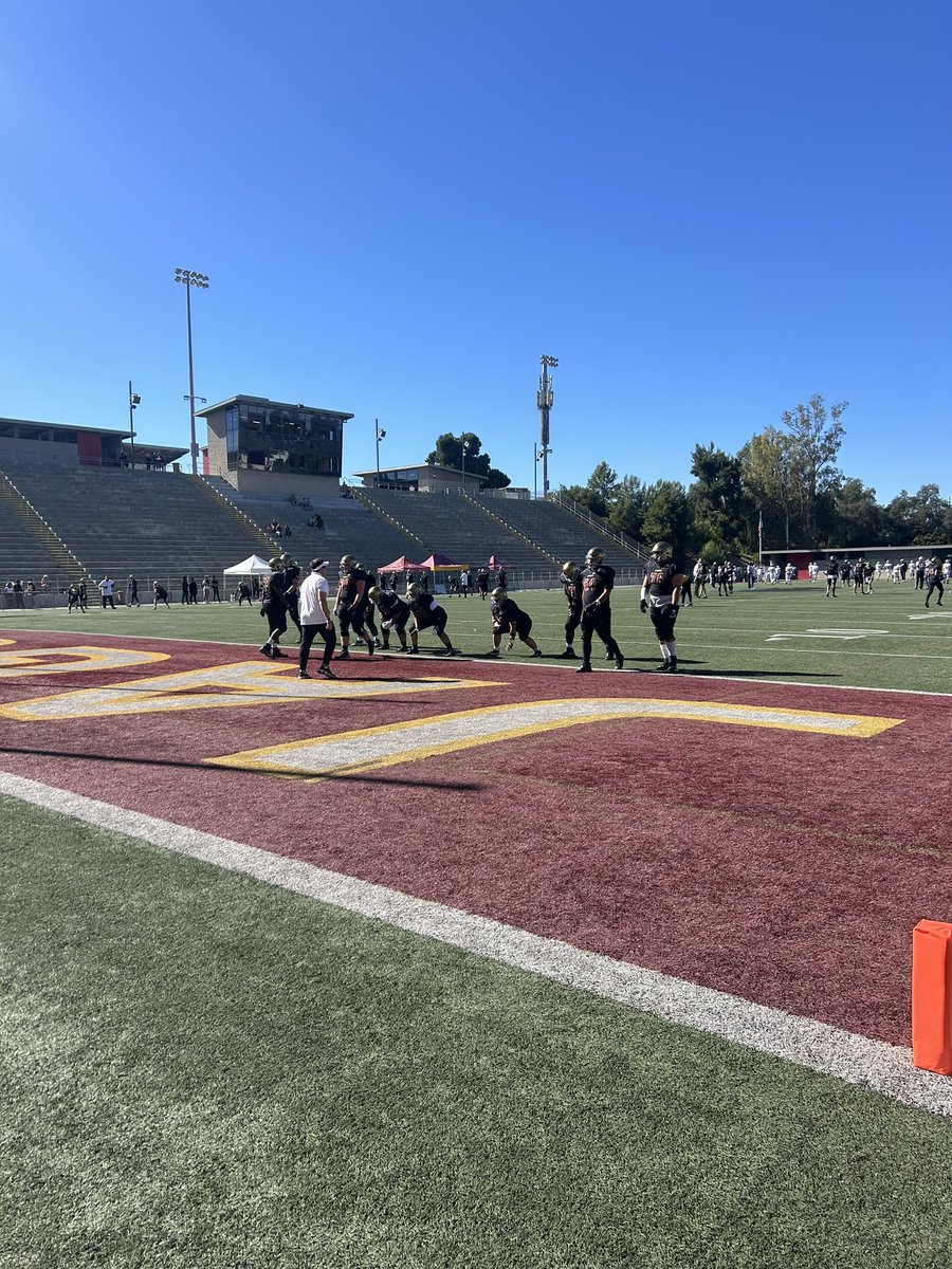 marcus_23m's tweet photo. Thank you @Coach_Heffler for the invite to the game @ Southwestern vs Palomar https://t.co/EsxkYY7wrX