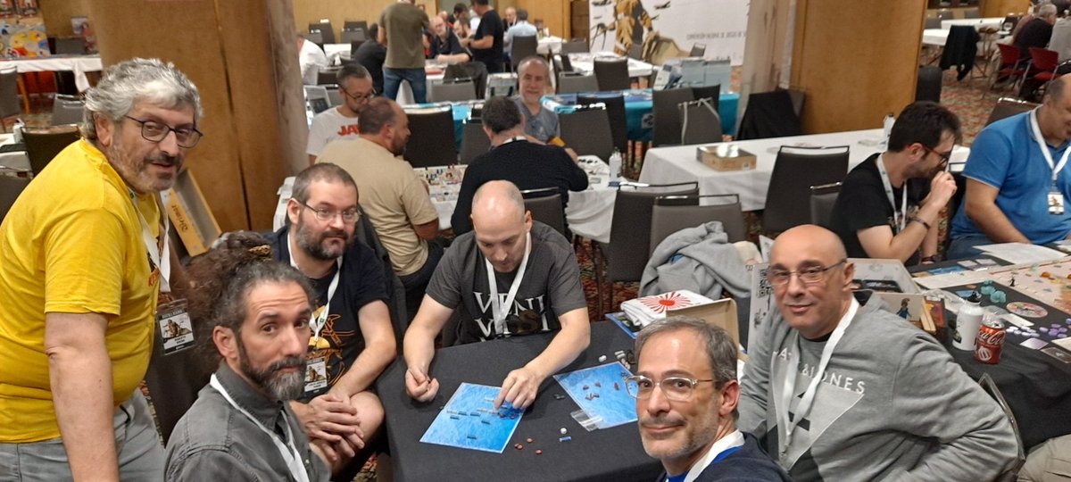 trafalgarEd's tweet photo. Jugando a #BatallaDelAtlántico
#MiniWars
En #Batalladores24
Grandes risas.
#wargames https://t.co/C070DoDnDG