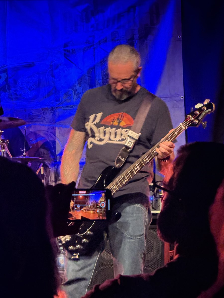 hatte schon Angst heute Abend kein Kyuss T-Shirt zu sehen, aber Headliner regelt