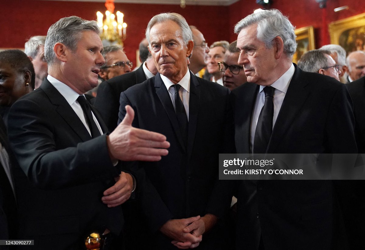 suzyquiquero's tweet photo. Looking forward to seeing the three best Prime Ministers of my lifetime together at the Cenotaph tomorrow morning. 🌹🌺 https://t.co/FuvXIRGROY