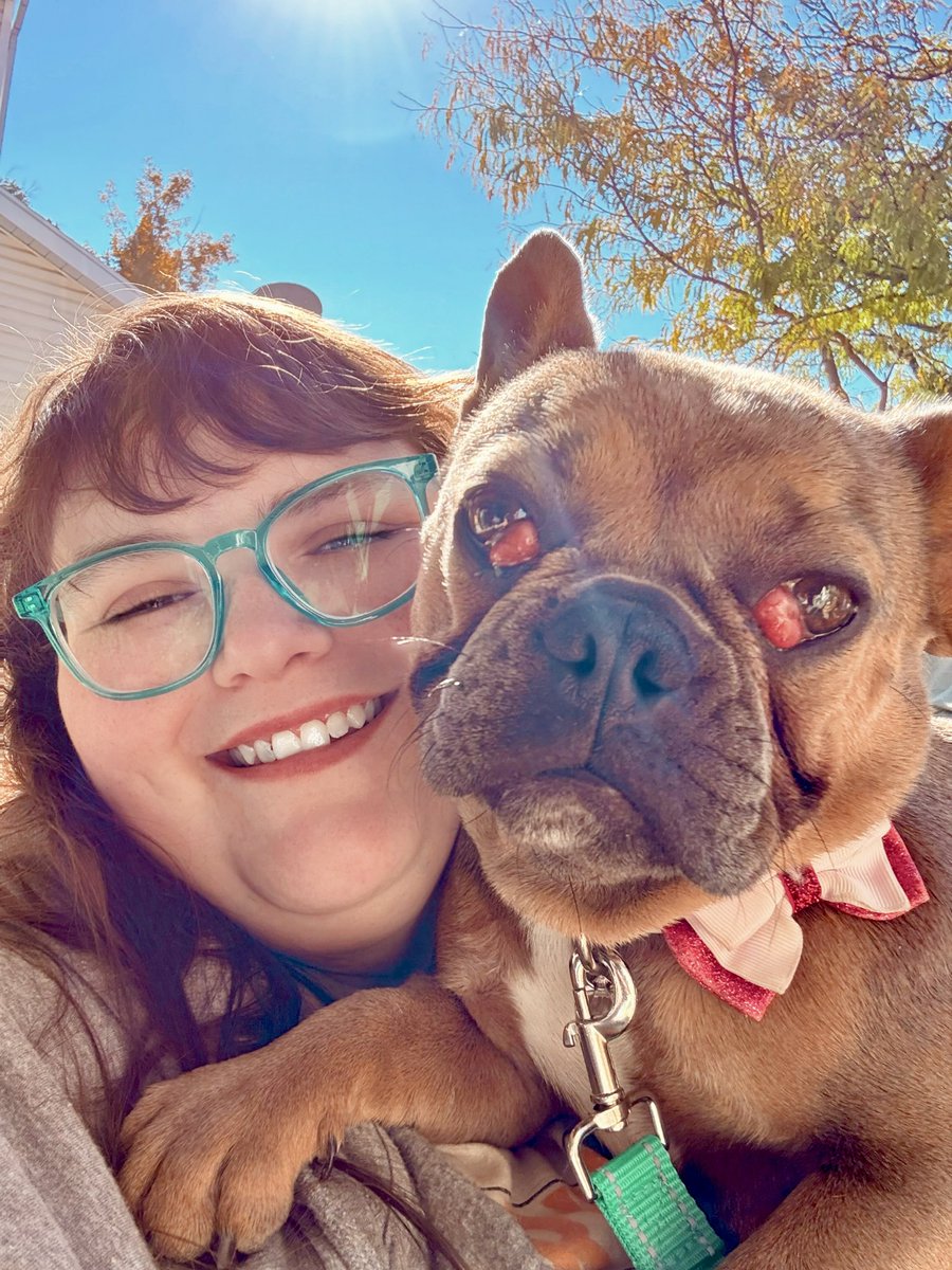 Happy Saturday! 💜

It’s been one Hell of a week, so Monroe and I needed some sunshine.