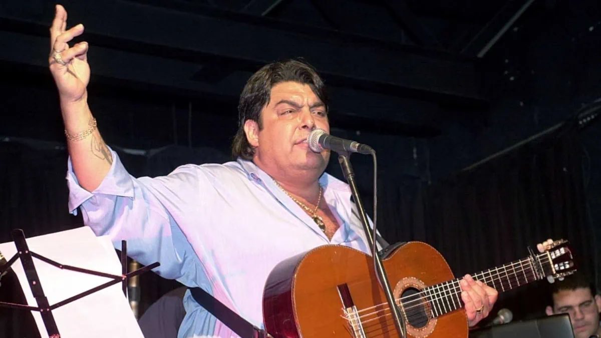 Déjenme que antes que se acabe el día recordemos al gran José Manuel Ortega Heredia, “Manzanita”, que cada nueve de Noviembre, como siempre sin tarjeta le mandaba un ramivito deve violeta, chalaila, chalaila…