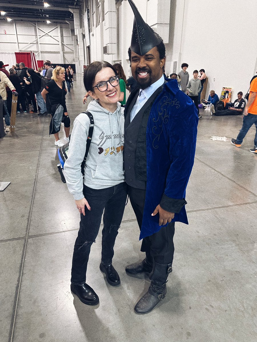 ladydragonjj's tweet image. Ran into my friend @StarWarsLawyer 💙💙 who cosplayed Percy from Vox Machina.