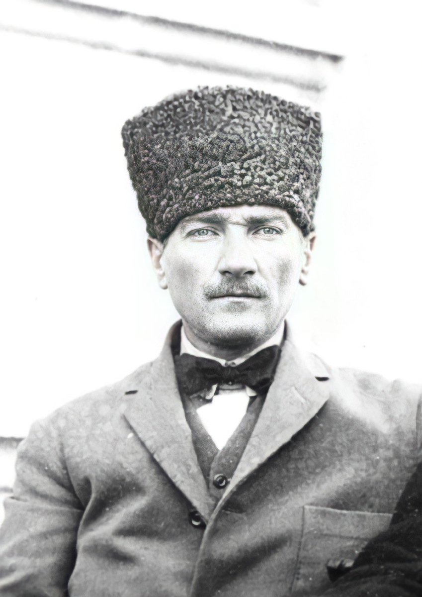 avaliakdag's tweet photo. "Benim naçiz vücudum elbet bir gün toprak olacaktır, ancak Türkiye Cumhuriyeti ilelebet payidar kalacaktır."

 #OnKasım https://t.co/fM5pvc2wMw