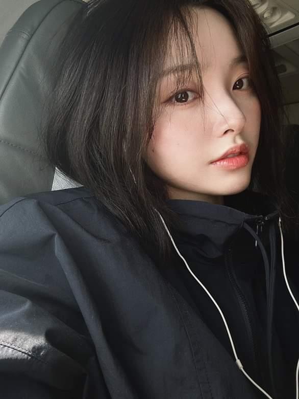 Neahee's tweet image. Taking a moment to soak in the quiet vibes before the hustle of new adventures. This is the perfect time to just tune out the world, listen to some good music, and let my thoughts wander. 🎶