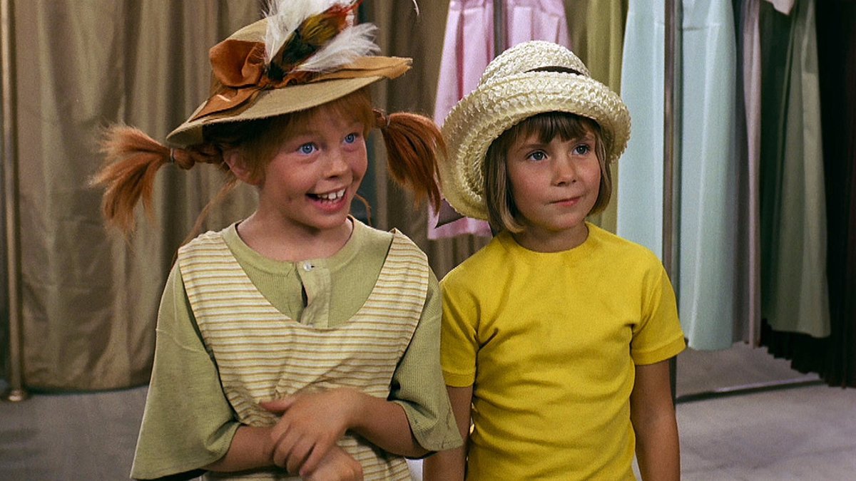 La rebel Pippi (Inger Nilsson) i la dolça Annika (Maria Persson)!

Això sí que eren sueques, i no les senyoretes del 'landismo'!

youtube.com/watch?v=pdiDDB…