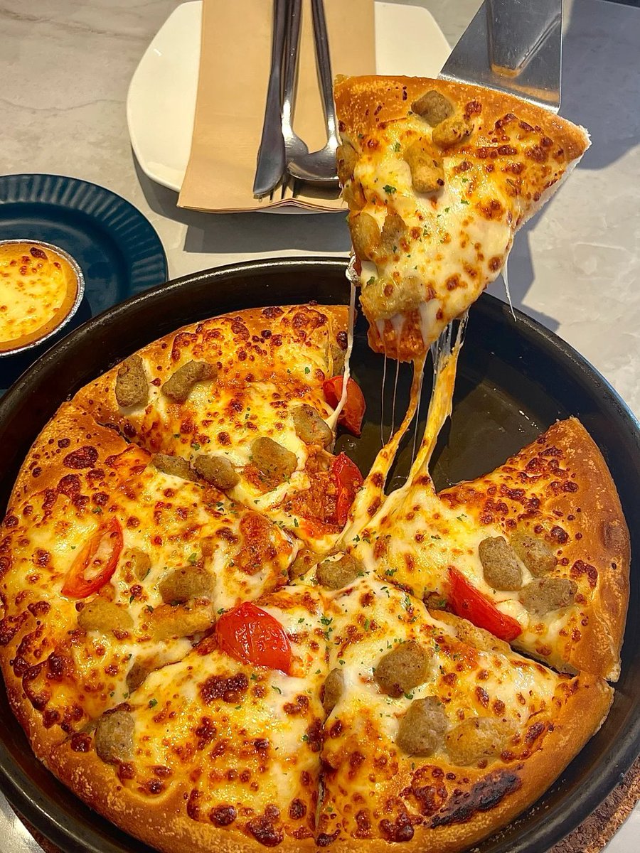 rdhow7599's tweet photo. Pizza is the answer. Who cares what the question is? https://t.co/gMSFI7SlVx