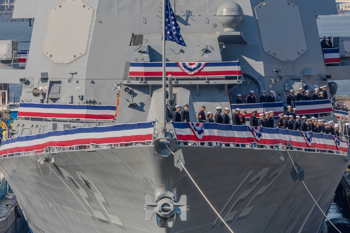 The crew of USS John Basilone brought their ship to life during a commissioning ceremony in New York City, Nov. 9. Congratulations to the crew and everyone involved in this historic moment. @usnavy #ForgedByTheSea #DDG