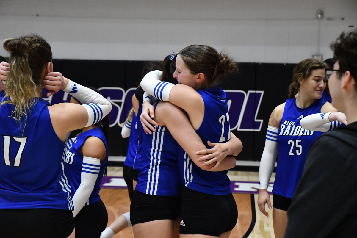 LWUvolleyball's tweet image. 👑