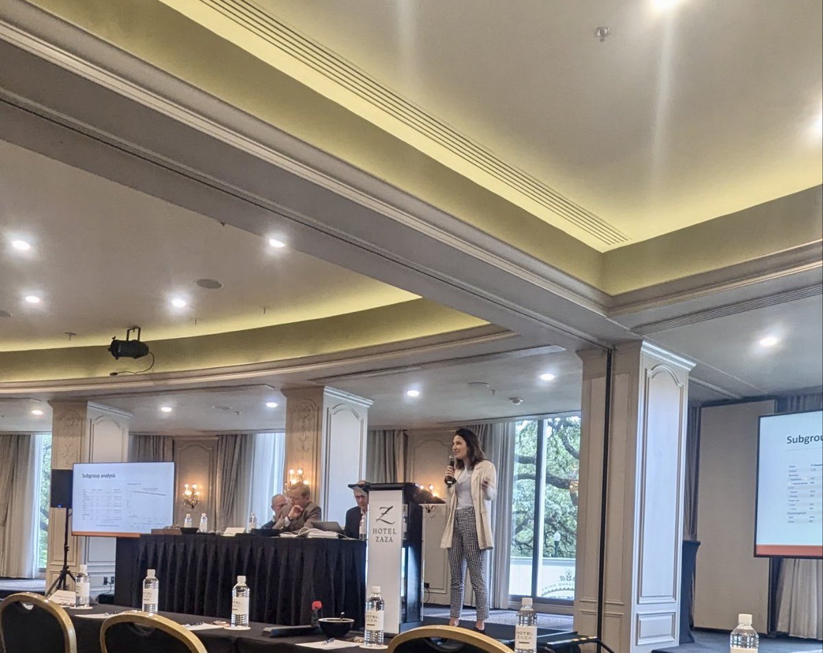 Honored to present ‘Survival after simple vs. radical hysterectomy for early-stage cervical cancer’ at the Society of Pelvic Surgeons’ Annual Meeting. A collaborative effort alongside urology and surgical colleagues. Check it out: journals.lww.com/greenjournal/a… 
<a href="/dviverosc/">David Viveros-Carreño</a>