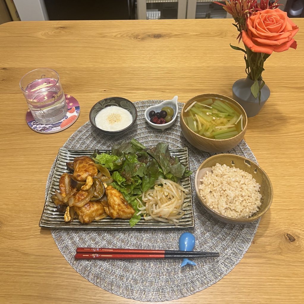 mnty_ocean's tweet image. 可愛くて料理うまいのに旦那も彼氏もいない