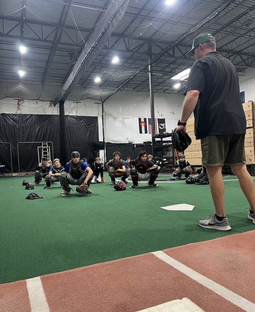 TheCatchingGuy's tweet image. Solid day 1 in Denver!  The winter storm caused a few to miss but those that made it, made it a great day!

Bunch of work on stances/set ups, did some video breakdowns and did receiving fundamentals.  Blocking &amp;amp; throwing tomorrow!

#catcherscamp #catchingdrills #catchers