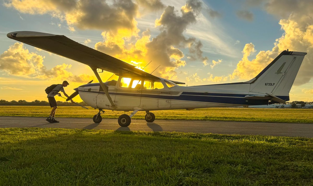 Golden hour in Titusville ✈️ #avgeek